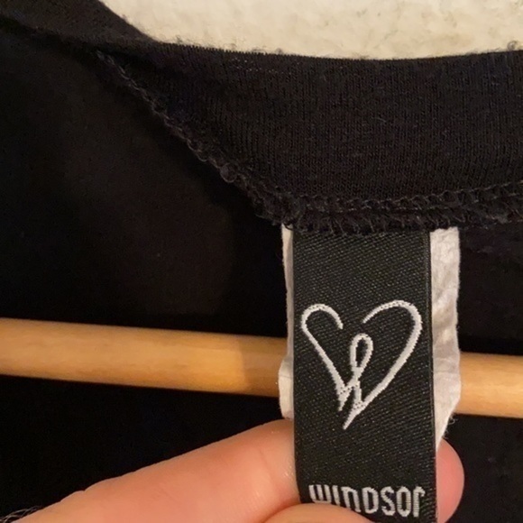 WINSDOR WE GOT THE BUBBLY BLACK TANK MEDIUM - Picture 2 of 4